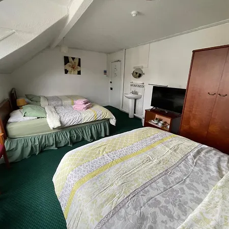 Inn Victoria 2*